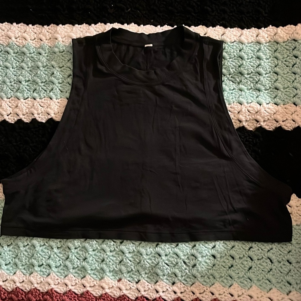 Lululemon  Athletica  Black Crop Top.